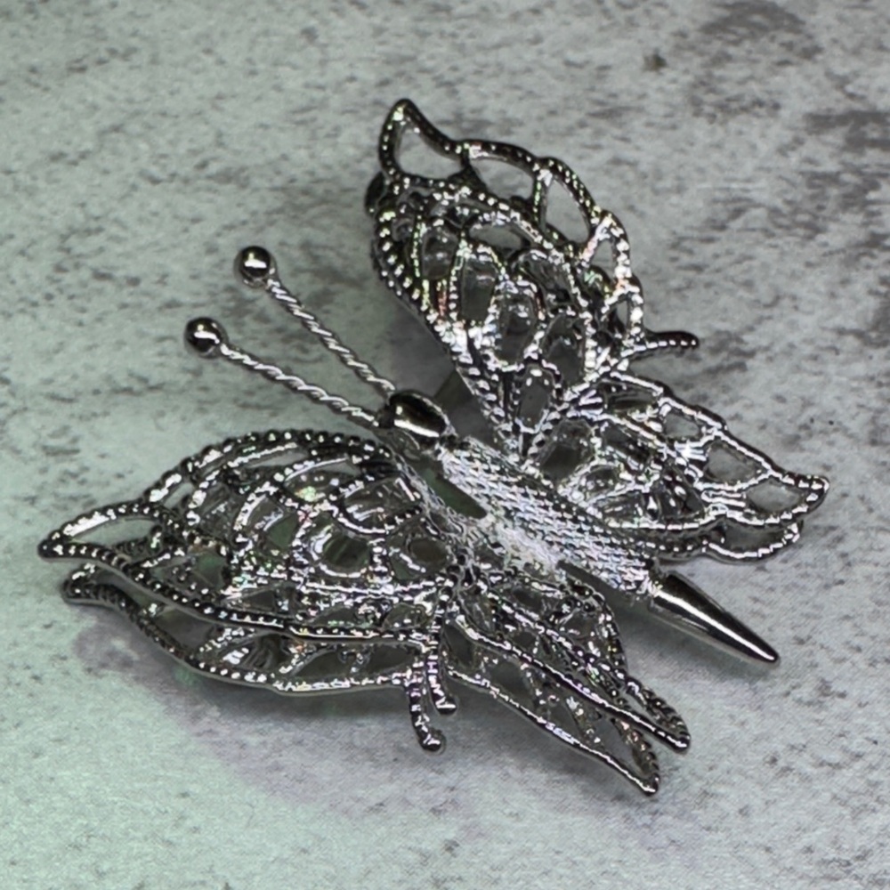 Monet Vintage 2 Dimensional Silvertone Butterfly Brooch 1.5” - Picture 4 of 5